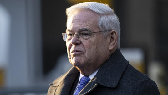 ABD'DE TÜRKİYE KARŞITI ESKİ SENATÖR MENENDEZ'E RÜŞVET ALMAKTAN 11 YIL HAPİS CEZASI VERİLDİ