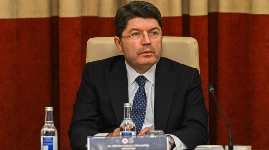 ADALET BAKANI YILMAZ TUNÇ: GAZETECİLİK FAALİYETİ İLE KİMSE GÖZALTINA ALINMAZ
