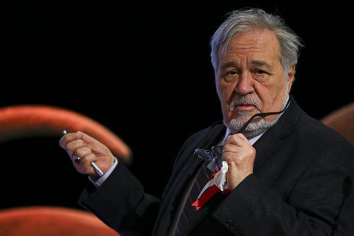 KÜLTÜREL YOLCULUĞA İLBER ORTAYLI REHBERLİĞİ