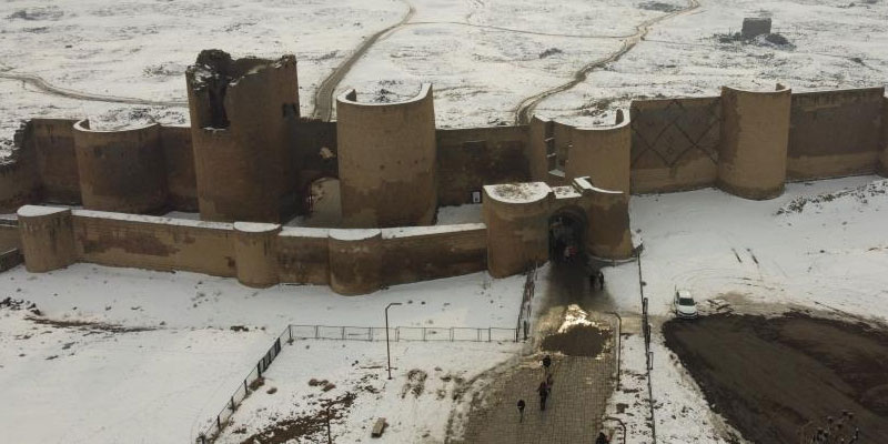 ZİYARETÇİ AKININA UĞRUYOR