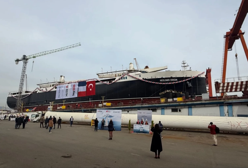 AYNI ANDA 260 KONTEYNERI YELKENLERİ İLE TAŞIYABİLECEK