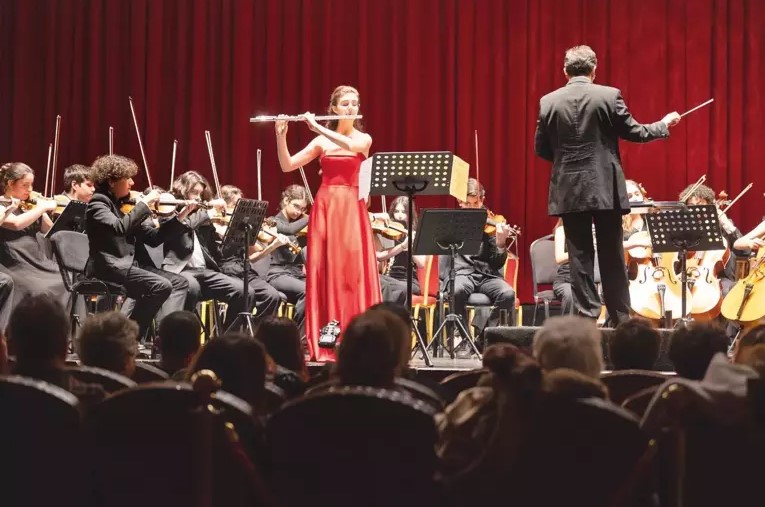 SANATINI VİZE BİLE ENGELLEYEMEDİ