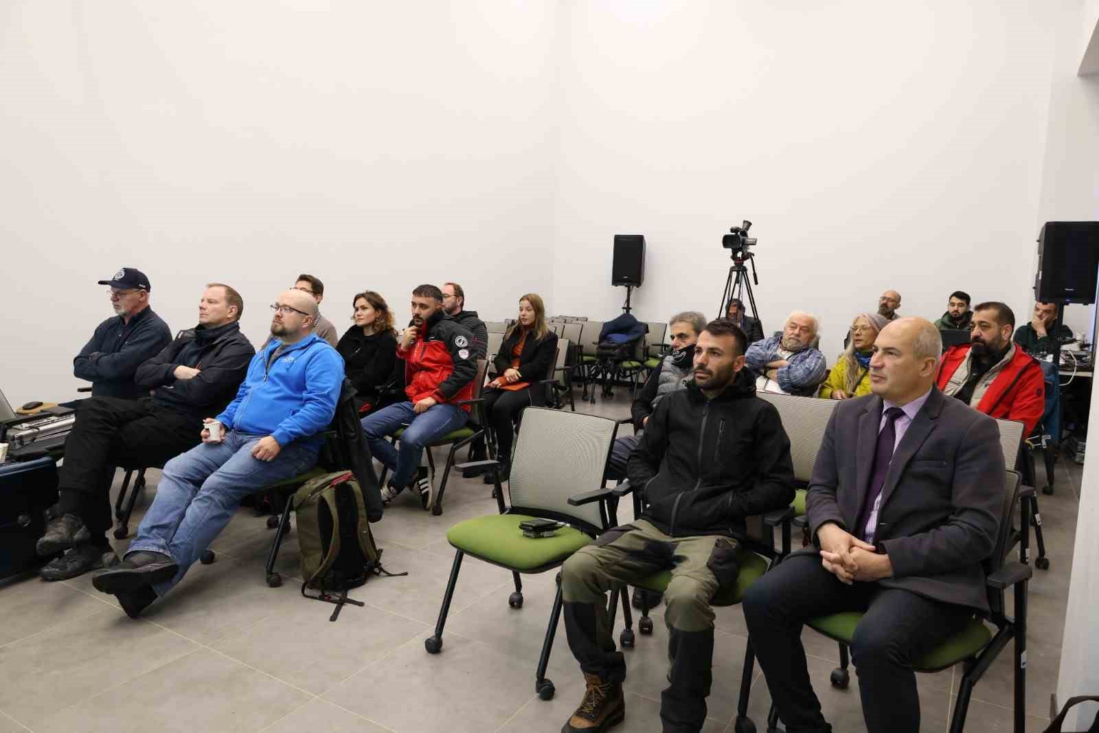 Arama kurtarma köpekleri hakem semineri Çekmeköy’de düzenlendi