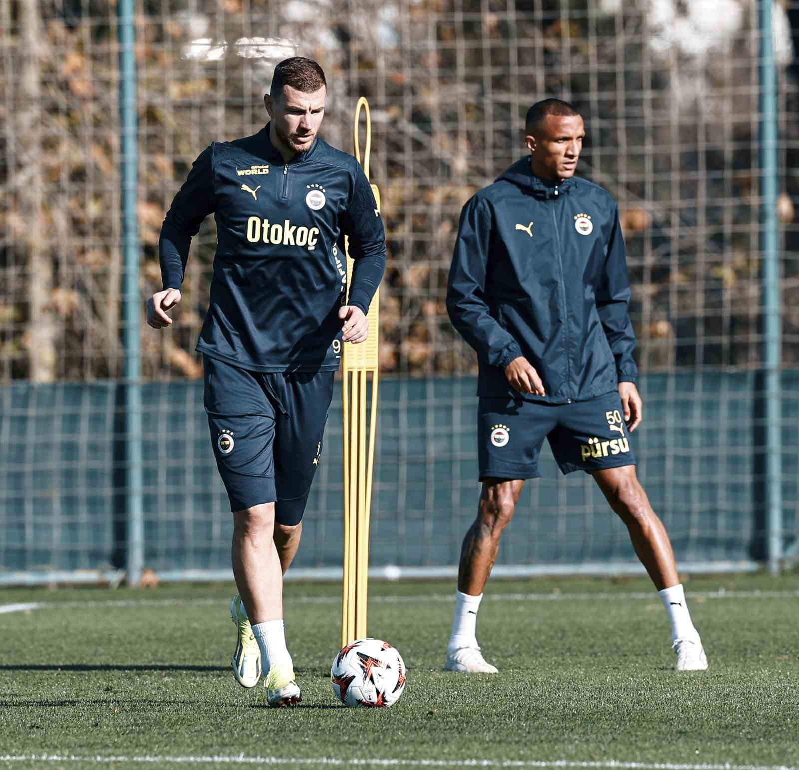 Fenerbahçe’de, Slavia Prag maçı hazırlıkları başladı