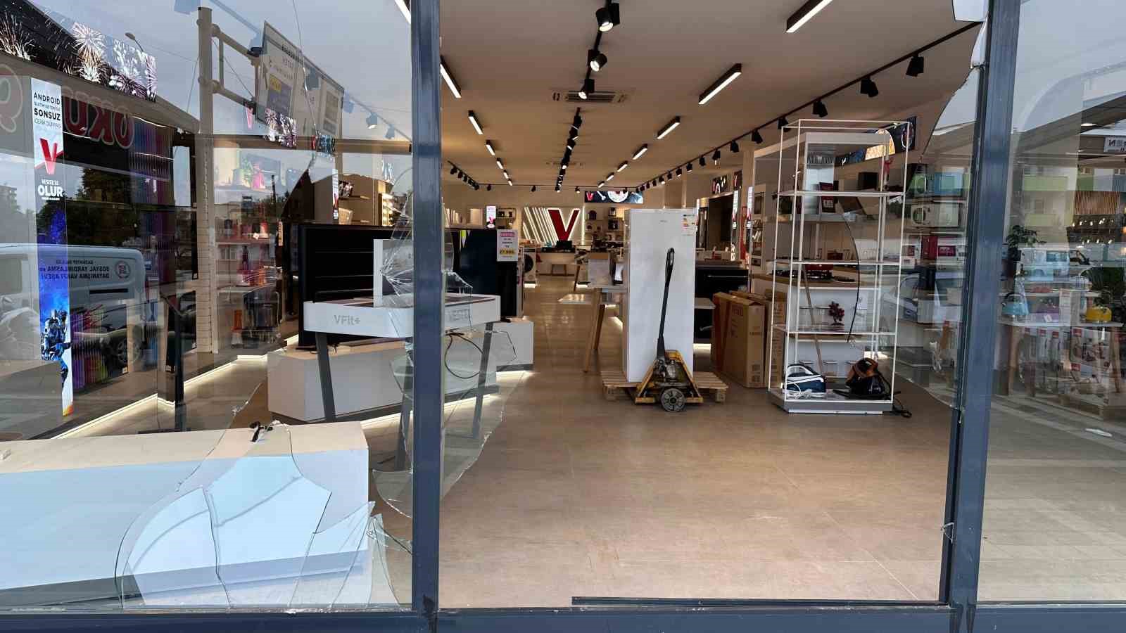 Gece vakti çalıntı kamyonetle 3,5 milyon liralık hırsızlık