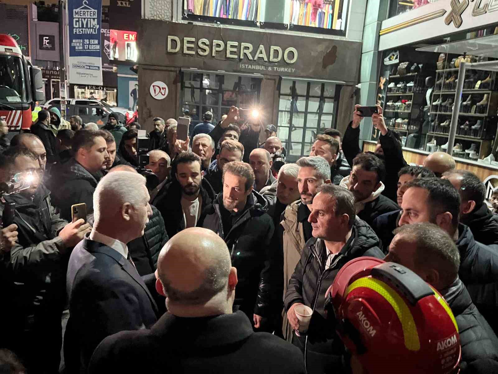 İstanbul Valisi Gül: "Çalışma sırasında göçük altında kalan işçinin kurtarılma çalışması devam ediyor"