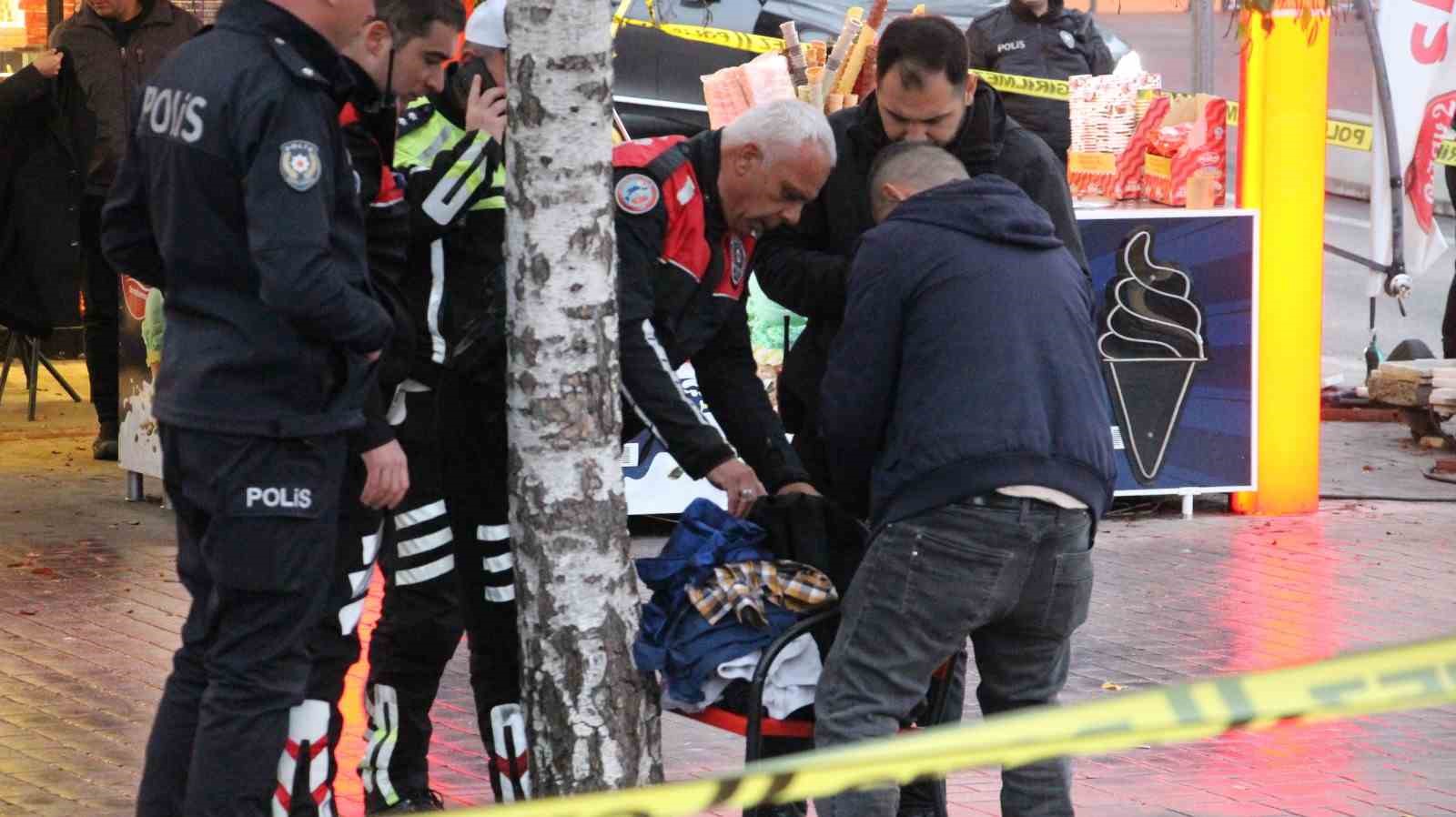 Kafede şüpheli çanta paniği