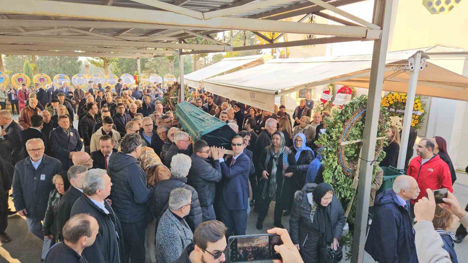 Karaciğer nakli yapan ilk Türk doktor Prof. Dr. Münci Kalayoğlu son yolculuğuna uğurlandı
