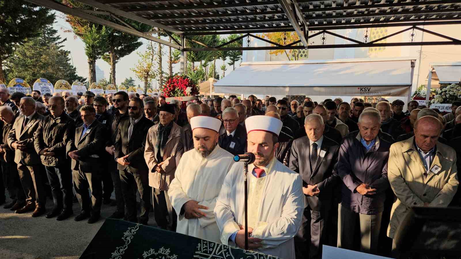 Karaciğer nakli yapan ilk Türk doktor Prof. Dr. Münci Kalayoğlu son yolculuğuna uğurlandı