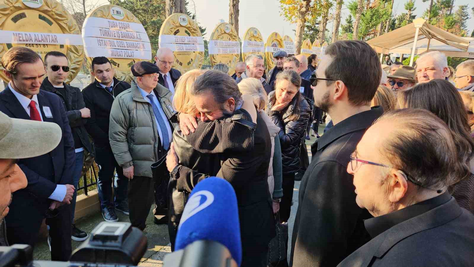 Karaciğer nakli yapan ilk Türk doktor Prof. Dr. Münci Kalayoğlu son yolculuğuna uğurlandı