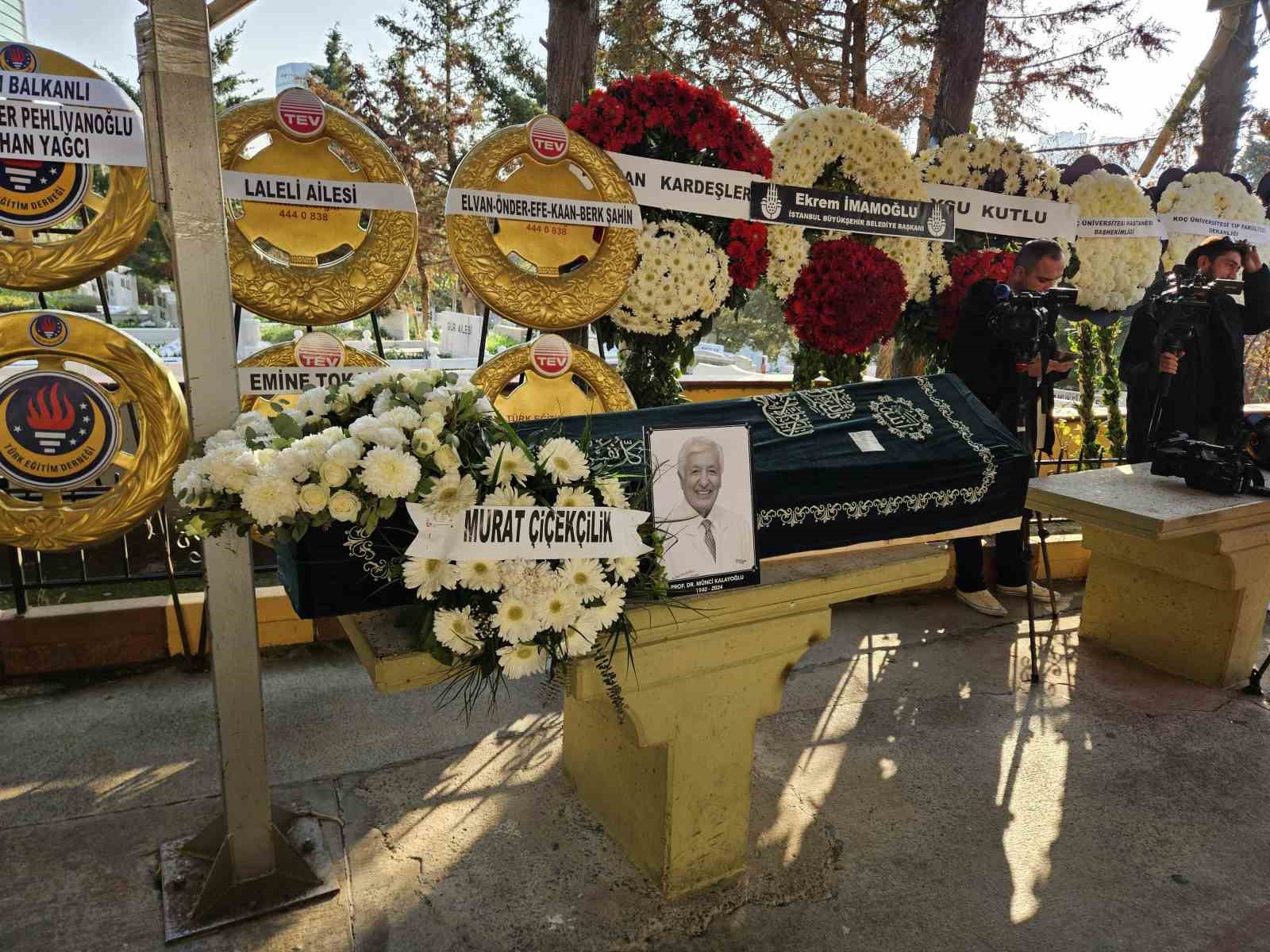 Karaciğer nakli yapan ilk Türk doktor Prof. Dr. Münci Kalayoğlu son yolculuğuna uğurlandı