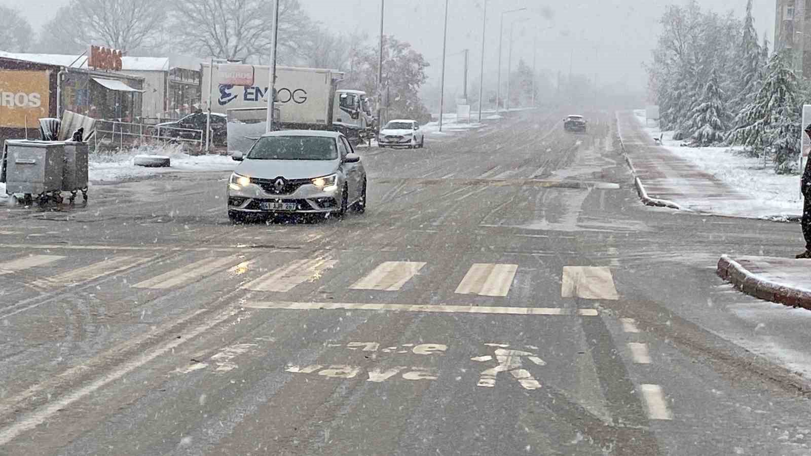 Kocaeli beyaza büründü