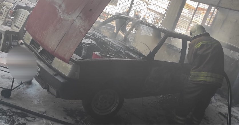 Park halindeki Tofaş alev alev yandı