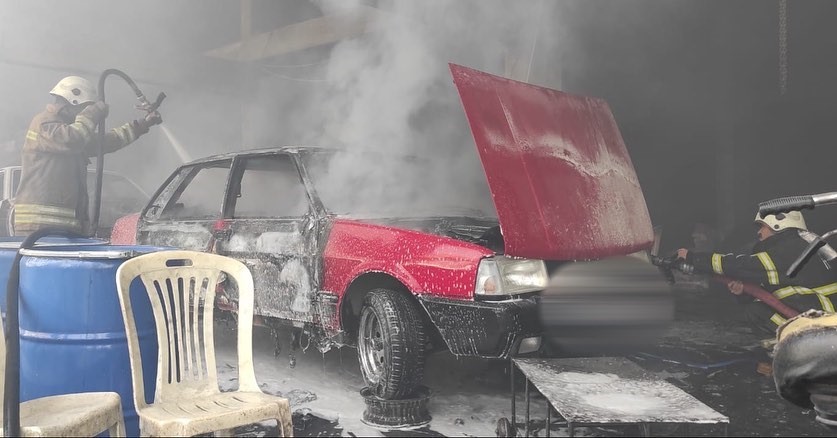 Park halindeki Tofaş alev alev yandı