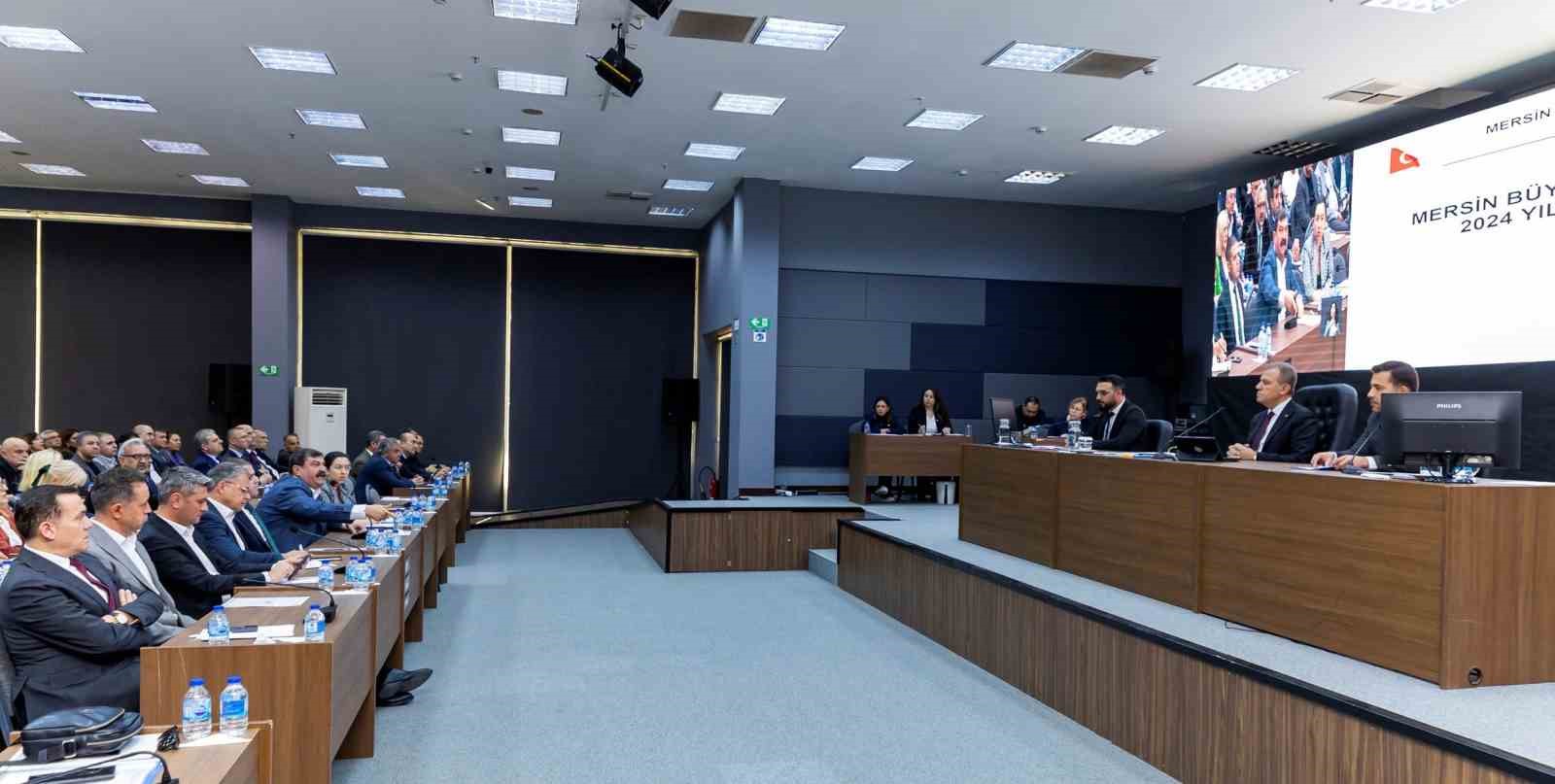 Seçer: "Toplumları kültürle, sanatla bir arada tutarsınız"