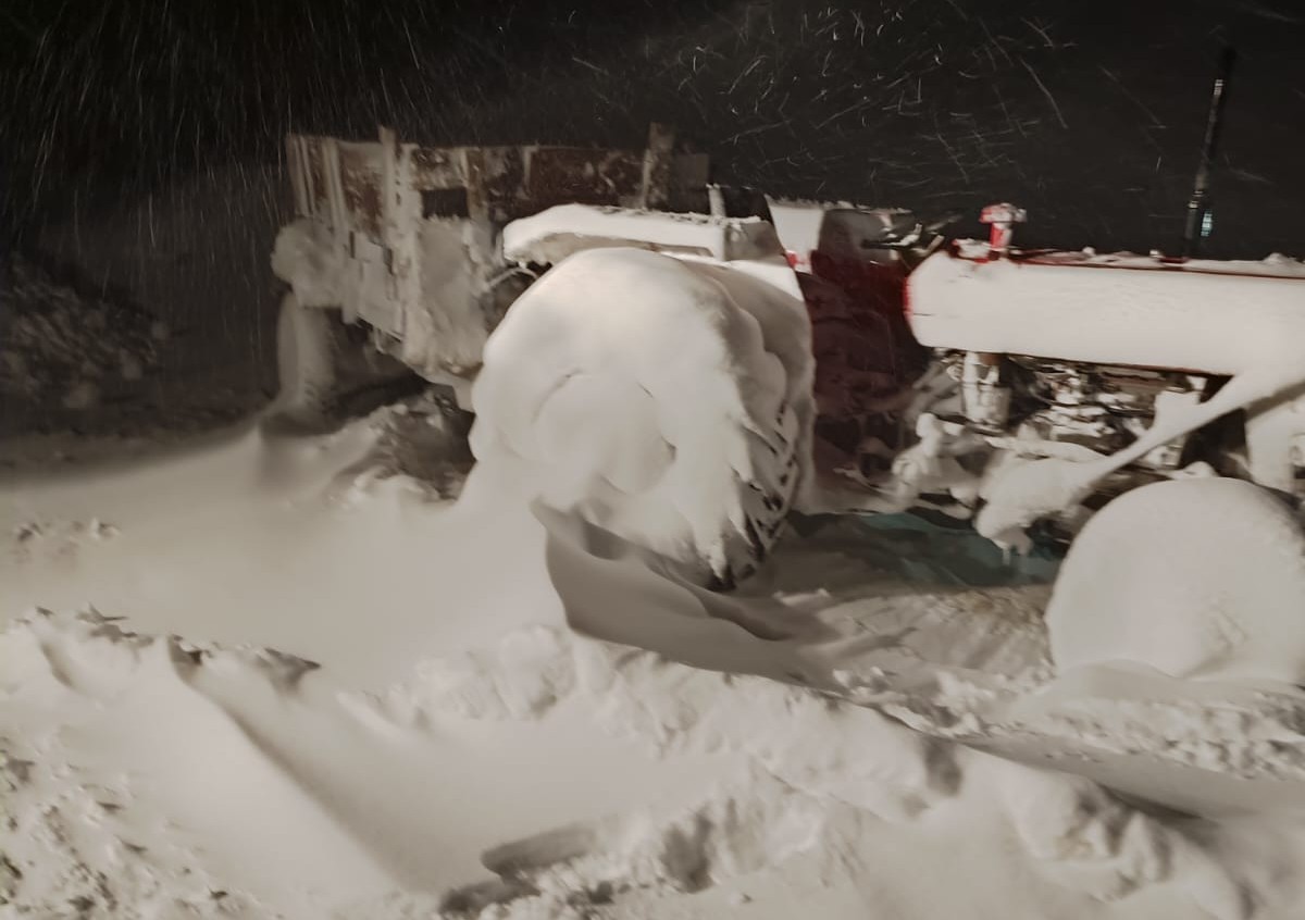 Tokat’ta kar timleri zorlu hava şartlarına karşı görev başında